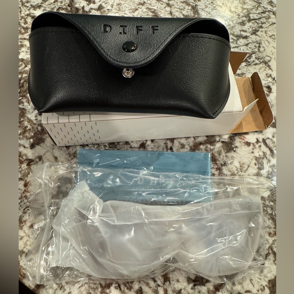 DIFF Blue-Light Blocking Glasses - Picture 13 of 16